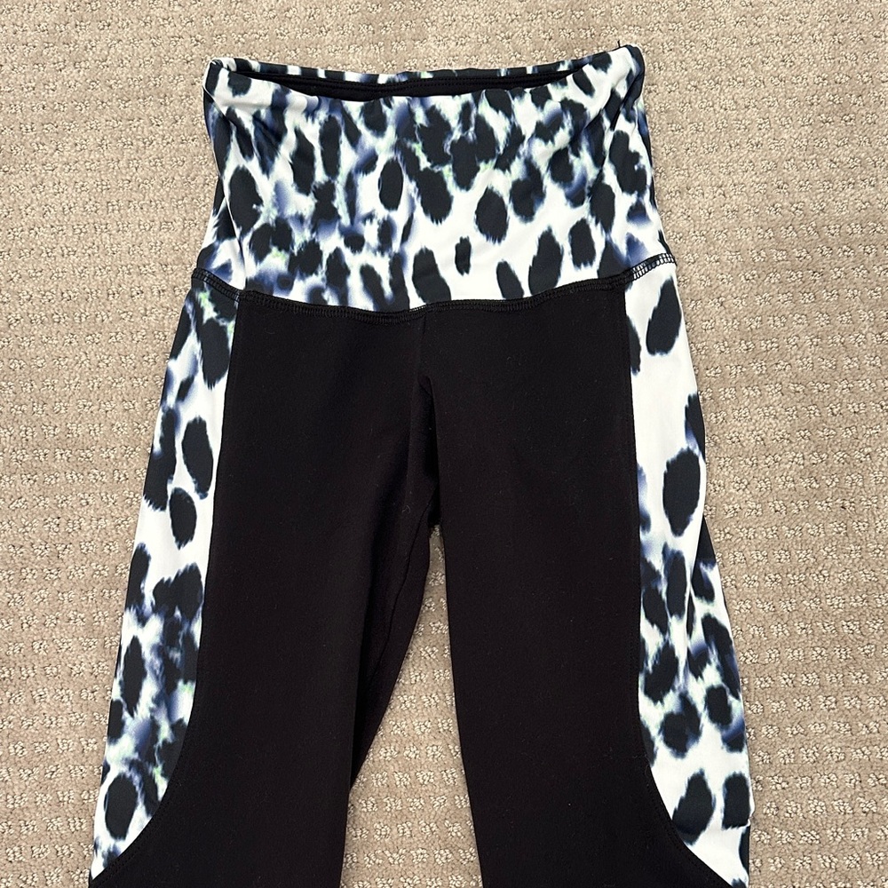Strut This Black with White/Black/Blue Animal Print Leggings, One Size, - Picture 10 of 12